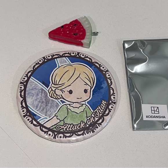 Attack on Titan Historia Reiss GraffArt Can Badge Shingeki no Kyojin Douwa ver - Picture 4 of 4